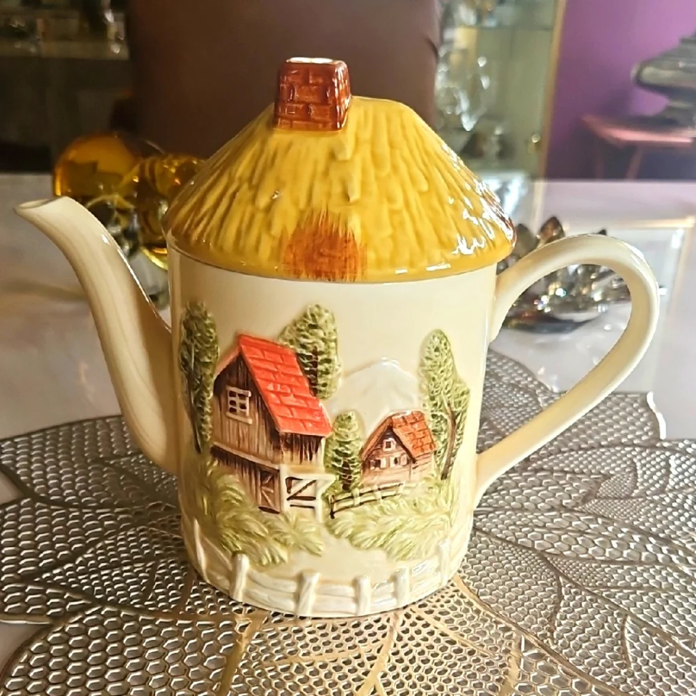 Tea Pot Vintage MARKS & Rosenfeld cottage Fair Yellow Perfect Cond. 1960-70